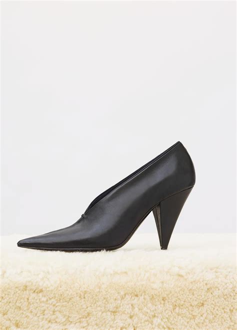 celine soft v neck pump